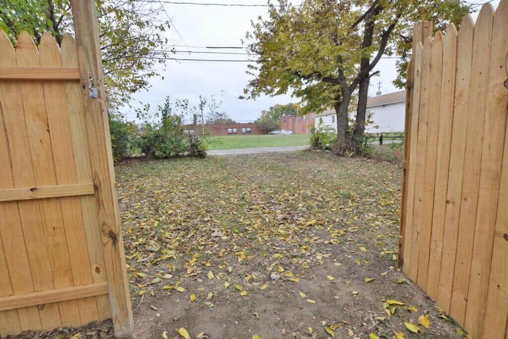 Housepitality - The Lilley Pad - Near Downtown *