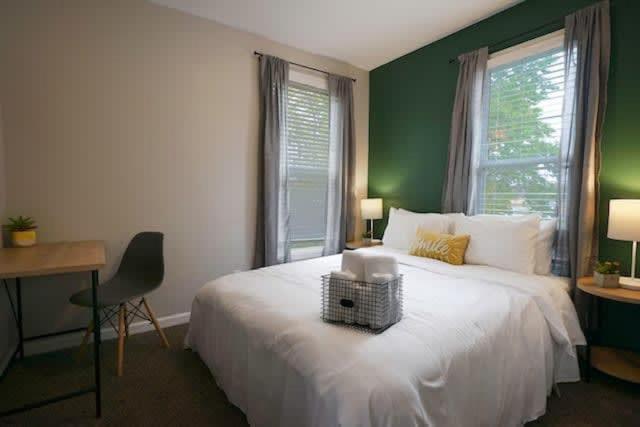 Holiday home Housepitality - The Lilley Pad - Near Downtown *